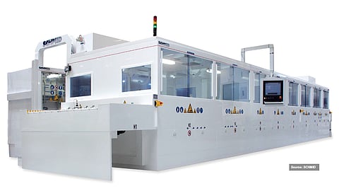 Combined Texturing and Etching: SCHMID’s wet process tool integrates single-side texturing and etching for BC-type cells, addressing process flows that bypass conventional saw damage removal.