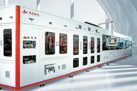 Jinchen’s JC-CHYA10000 combined tabber and stringer, presented in the TaiyangNews Market Survey on Solar Module Production Equipment 2026, reflects current CTS trends toward integrated slicing, automation, and high-speed processing. (Photo Credit: Jinchen)