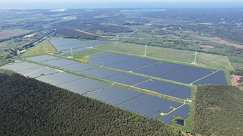 Solar and wind park