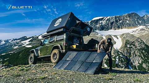 BLUETTI’s SORA 500 portable solar panel combines a rated output of 500 W with a foldable design for transportation and storage. (Image Credit: BLUETTI)
