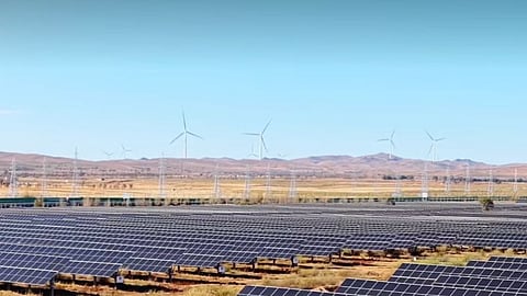 China Huaneng’s 960 MW Wind-Solar-Storage Project in Inner Mongolia Grid-Connected