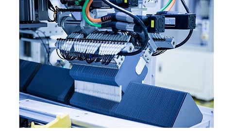 The establishment of a standard silicon wafer size would accelerate the solar industry’s efficient and standardized development. Now, 7 companies have proposed to agree on a M10 format. (Photo Credit: LONGi Solar)