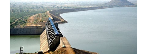 Dhule district’s Dondaicha region is where the Dondaicha Solar Park is being developed with MAHAGENCO issuing a tender for 250 MW capacity to be built. Pictured is Akkalpada Dam in Dhule district. (Photo Credit: Dhule District Administration)