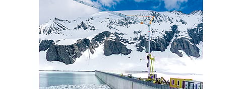 Switzerland’s Alpine region is set to host a 2.2 MW solar power plant by Axpo and IWB. The Alpine region holds significant potential for both solar and wind energy, according to a recent study by EPFL. (Photo Credit: Axpo Holding AG)