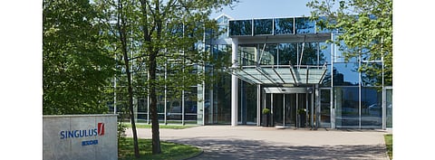 Singulus Technologies has expanded its existing partnership with CNBM of China under a MoU signed in China, to supply it CdTe production equipment. (Photo Credit: Singulus Technologies AG)