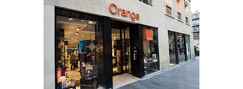 After signing PPAs for solar power with Iberdrola in Spain, and with Engie in France, telecommunications firm Orange has now entered its 3rd such agreement, for 80 MW PV capacity with Total in France. Pictured is an Orange Bordeaux Shop in France. (Photo Credit: @orange-NicolasGouhier)