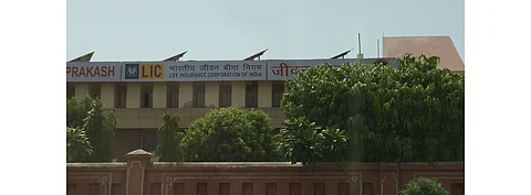 To cater to SME need to get access to clean energy through rooftop solar systems in India, USAID and DFC have approved a $41 million loan guarantee program. (Photo Credit: TaiyangNews)