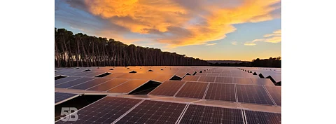 The manufacturing partner of Sun Cable’s 20 GW solar AAPL facility, 5B has deployed over 32 MW solar capacity since 2017. In a bid to strengthen its capabilities to deploy faster, the company has now acquired solar mounting systems company IXL Solar. (Photo Credit: 5B)