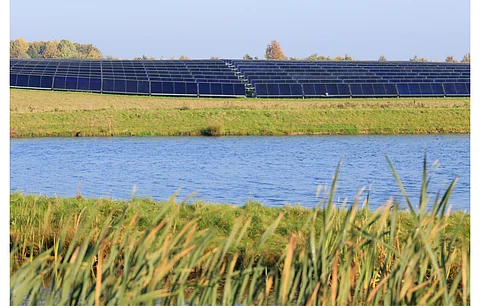 Calling the UK a key market, Israel’s Econergy claims to have an overall renewables project pipeline of over 6 GW across Europe, out of which it targets to realize 900 MW PV in the UK by 2050. (Illustrative Photo; Photo Credit: Peter Helge Petersen/Shutterstock.com)
