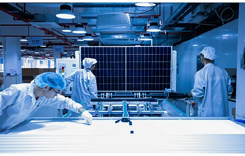 MIIT sees the country’s solar PV manufacturing industry as moving steadily in 2022 after having produced strongly in the 1st 2 months. Pictured is a solar panel production line in China’s Jiangxi. (Photo Credit: humphery/Shutterstock.com)