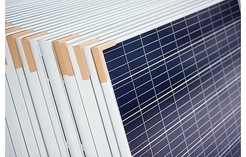 Waaree Energies has not disclosed the identity of the domestic and international companies that has placed an order for 5 GW worth of high efficiency bifacial modules with the manufacturer. (Illustrative Photo; Photo Credit: anatoliy_gleb/Shutterstock.com)