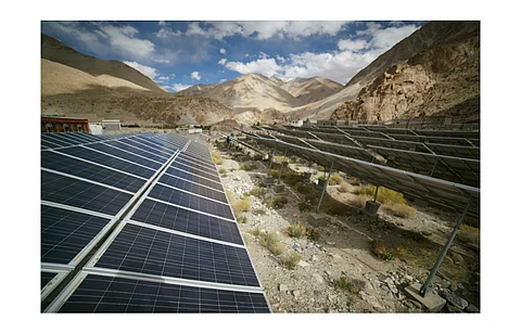 MSEDCL will enter into a 25-year PPA with the winning bidders of its 500 MW grid connected solar procurement tender under phase VII. Pictured is a solar energy plant in North India. (Illustrative Photo; Photo Credit: Rahul Ramachandram/Shutterstock.com)