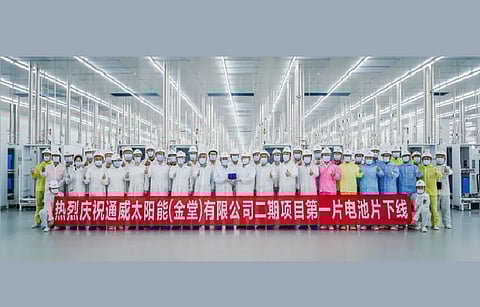 In the second phase, the first high-efficiency crystalline silicon solar cell of Tongwei’s Jintang facility has been successfully produced. Production is now on in full swing. (Photo Credit: Tongwei)