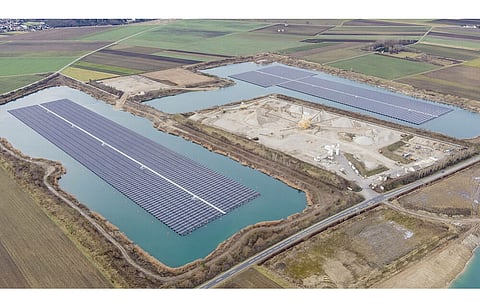 With the commissioning of the 24.5 MW floating solar plant in Austria (in the picture), BayWa counts its global floating PV installed capacity now exceeding 230 MW. (Photo Credit: ECOwind)