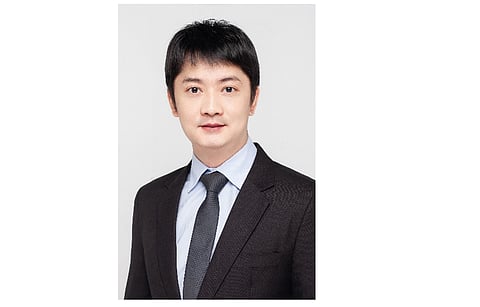 Baochen LIAO, holding a doctoral degree in electrical engineering, serves as the Chief Scientist at Leadmicro. He oversees the development and planning of cutting-edge technologies and process equipment at the Chinese production equipment supplier. His recent breakthroughs, such as the tube-type PEALD/ALD Al2O3, tubetype PEALD/PECVD tunnel oxide, and tube-type PECVD poly-Si, have been instrumental in transitioning solar cell technology from PERC to TOPCon, with some of them being incorporated into the mass production of TOPCon solar cells. For instance, the tube-type thermal ALD process is a remarkable achievement. LIAO and his team also tackled the challenges related to equipment, processes, and yield for new PE-Tox&Poly technologies and successfully scaled up TOPCon technology from pilot-line testing to GW-scale mass production.