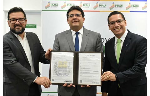Piauí Governor Rafael Fonteles (in the middle) said the 11 GW green hydrogen project will cater to Brazil and export markets. (Photo Credit: Government of Piauí)
