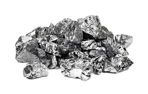 Growing production capacity of polysilicon in China does not bode well for the European PV industry, believes DERA. (Illustrative Photo; Photo Credit: Bjoern Wylezich/Shutterstock.com)