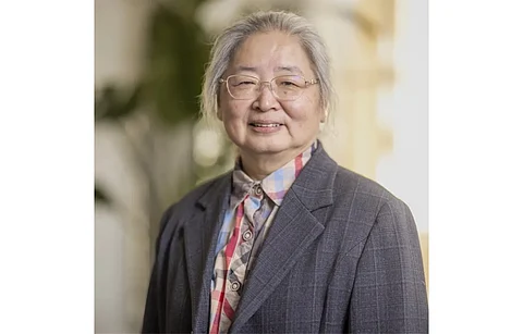 A winner of the 2023 Queen Elizabeth Prize for Engineering along with Prof. Martin Green, Prof. Andrew Blakers, and her husband Dr. Jianhua Zhao, Dr. Aihua Wang (in the picture) is the new CTO of VSUN. (Photo Credit: Queen Elizabeth Prize for Engineering Foundation)