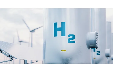 Oracle Energy Limited’s 1.3 GW hybrid project for green hydrogen/green ammonia production will have 800 MW as the share of solar PV. (Illustrative Photo; Photo Credit: petrmalinak/Shutterstock.com)
