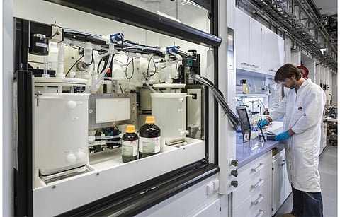 Fraunhofer ISE here shows the membrane distillation cell on which it develops water treatment processes for separating toxic substances. (Photo Credit: Fraunhofer ISE/ Photo: Dirk Mahler)