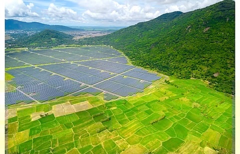 Vietnam is opening up its electricity sector to competitive procurement of renewable energy via bilateral contracts. (Illustrative Photo; Photo Credit: Huy Thoai/Shutterstock.com)