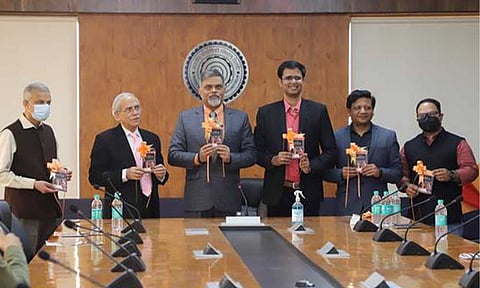 IIT Delhi Start-up “Nanoclean” Unveils Naso95 Wearable Air Purifier 