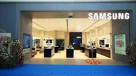 Samsung Opens New Experience Store at Lulu Mall in Lucknow