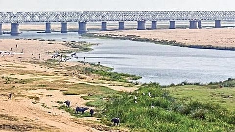 कंत्राटदाराच्या हितासाठी साडेआठ कोटींचे अवाजवी टेंडर