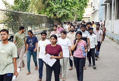 நீட் தேர்வு முடிவு வெளியீடு : டாப் 100ல் தமிழக மாணவர்கள்