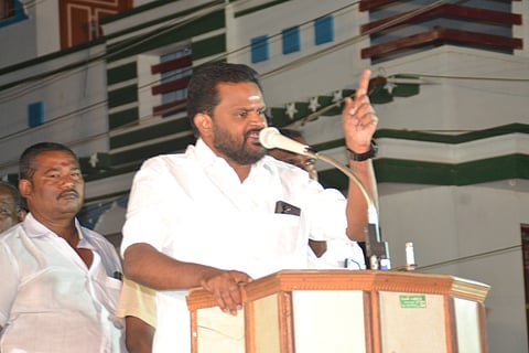 திமுகவுக்கு எதிராக பேசினால்
நெறியாளர்கள் பதறுவது ஏன் ?