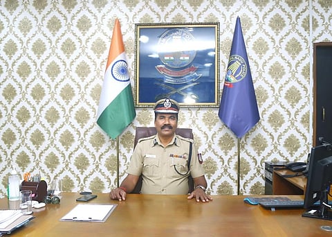 சிறுவன் கடத்தல் வழக்கு சிபிசிஐடிக்கு மாற்றம் : சஸ்பெண்ட் தொடரும்