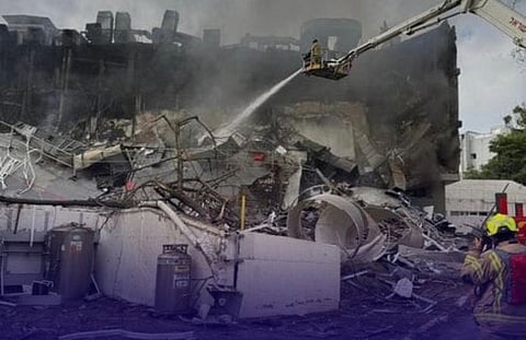 இஸ்ரேல் மீது “கிளஸ்டர் குண்டுகள்” : கட்டிடங்கள் தரைமட்டம்