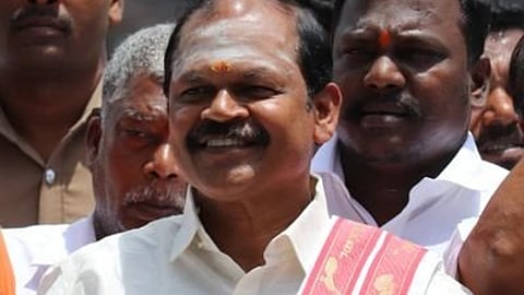 சமஸ்கிருதம் சாஸ்திர மொழி,
இறைவனை பாடுவதற்கு தமிழ் : அர்ஜுன் சம்பத்