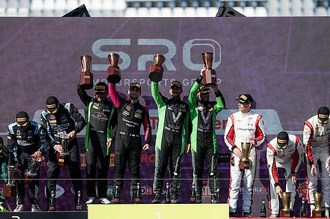 கார் பந்தயத்தில் முதல் இடம் : அஜித் அணி அசத்தல்