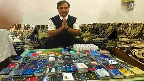 Hyderabad Man Manish Dhameja Wins Guinness World Record Holder for Largest Collection of Credit Cards Of 1 638 With No Debts in Tamil