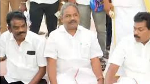 Ramadoss and Anbumani factions fighting for PMK Party legislative Committee leader