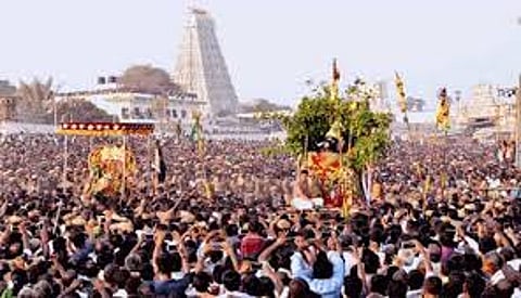 Kandha Shasthi Festival began with Yagasalai Pooja at Subramaniam Swamy Temple in Tiruchendur