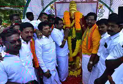 BJP Leader Nainar Nagendran Slams DMK After Tribute Rajaraja Cholan 1040th Birth Anniversary 2025 Celebration