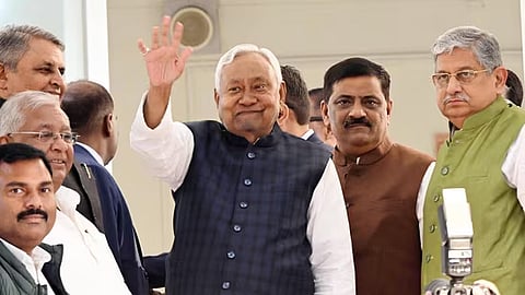 PM Modi Amit Shah Attend Nitish Kumar Takes Oath 2025 Ceremony As 10th Time Of Bihar CM
