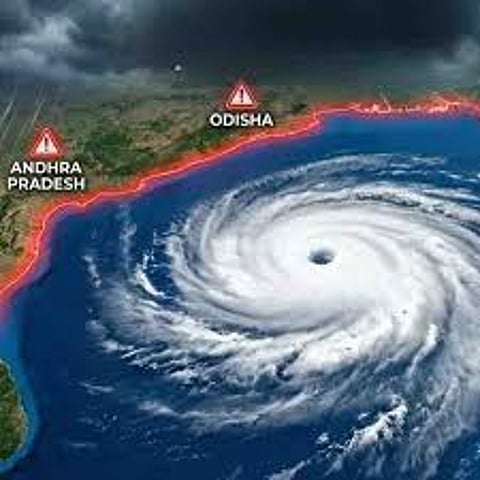 Senyar Cyclone Update very heavy rainfall warning issued as the deep depression in Bay of Bengal is likely to intensify Cyclone Senyar Update in Tamil