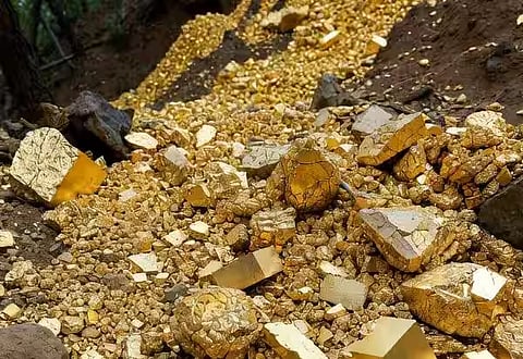 China discovers reserves gold deposit ranks first with 3. 9 million tons of gold!