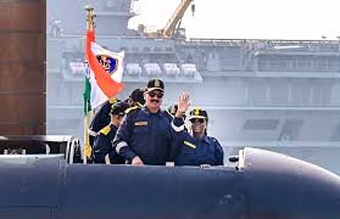 President Droupadi Murmu Submarine Sortie in INS Vaghsheer At Karnataka Naval Base set Record News in Tamil
