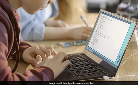 HCL is not included in the Tamil Nadu government's free laptop scheme - Tamilisai questions!