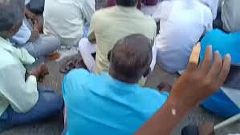 shocking death of part-time teacher involved in the protest in Chennai by consuming poison