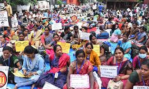 Secondary school teachers have resumed their strike after failing to reach an agreement with the Minister of Education regarding equal pay for equal work.