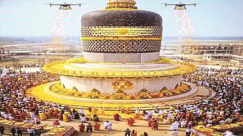 World’s Largest Shivalinga 33 Feet Statue Installation at Virat Ramayana Temple in Bihar Presence Of CM Nitish Kumar News in Tamil