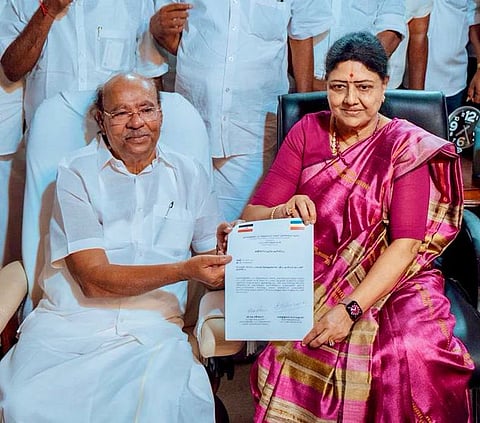 Dramatic twist in Tamil Nadu politics, Ramadoss and Sasikala form an alliance and face assembly elections