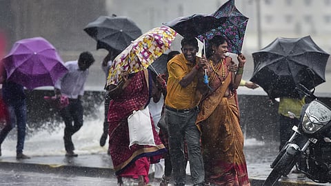 Heavy rain expected tomorrow in 7 districts, including the Nilgiris: Meteorological Department!