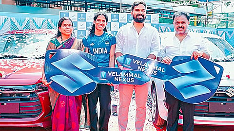 Asian Games Medalist Vidhya Ramraj Honoured with Car Along with Coach Nehpal Singh