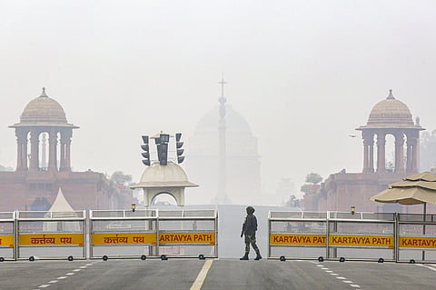 Delhi Air Quality Remains Poor for Third Consecutive Day, New Restrictions from November 1